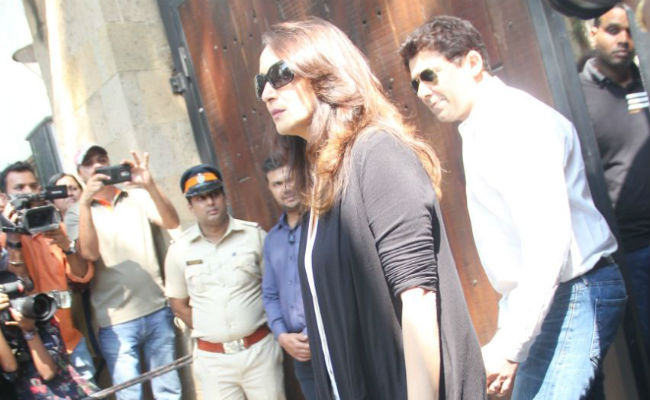 Sridevi's Colleagues Madhuri, Jaya Prada, Tabu And Others Pictured At Anil Kapoor's Home