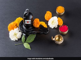 Mahashivratri 2020: महाशिवरात्रि के दिन ऐसे करें महादेव की पूजा, जानिए पूजन सामग्री, मंत्र, शिव चालिसा और आरती Mahashivratri 2020: महाशिवरात्रि के दिन ऐसे करें महादेव की पूजा, जानिए पूजन सामग्री, मंत्र, शिव चालिसा और आरती
