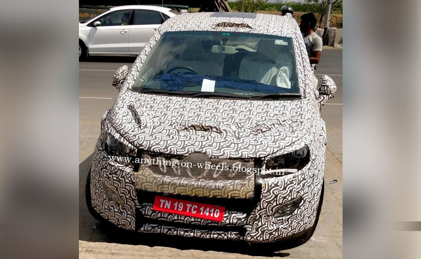 Mahindra U321 MPV Spy Shot Shows New Alloy Wheel Design