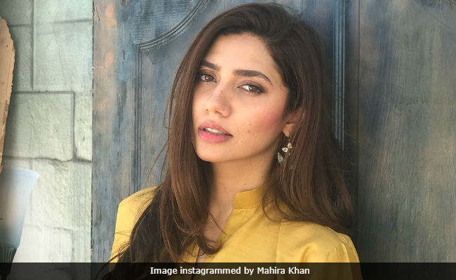 Mahira Khan 'Vouches' For Javed Sheikh In Viral Tweet About Alleged Awkward Interaction