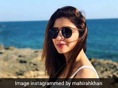 पाकिस्तानी एक्ट्रेस माहिरा खान की फोटो हुईं वायरल, Beach पर इस अंदाज में आईं नजर