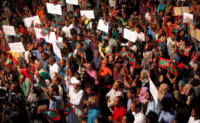 मालदीव में इमरजेंसी: पूर्व राष्ट्रपति और चीफ जस्टिस गिरफ्तार, भारत की नसीहत, माली जाने से बचें