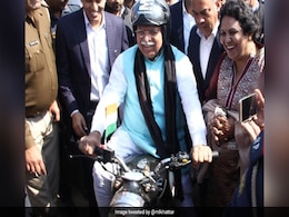 हरियाणा सीएम मनोहर लाल के ट्वीट पर कांग्रेस ने ली चुटकी, बोले- 'मोदी जी की जाने वाली अब सरकार है' हरियाणा सीएम मनोहर लाल के ट्वीट पर कांग्रेस ने ली चुटकी, बोले- 'मोदी जी की जाने वाली अब सरकार है'