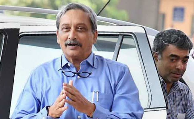 Day After Return From US, Manohar Parrikar Visits Temples, Chairs Meet