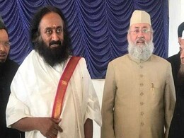 Muslim Law Board Removes Cleric Who Met Sri Sri To Discuss Ayodhya Issue Muslim Law Board Removes Cleric Who Met Sri Sri To Discuss Ayodhya Issue