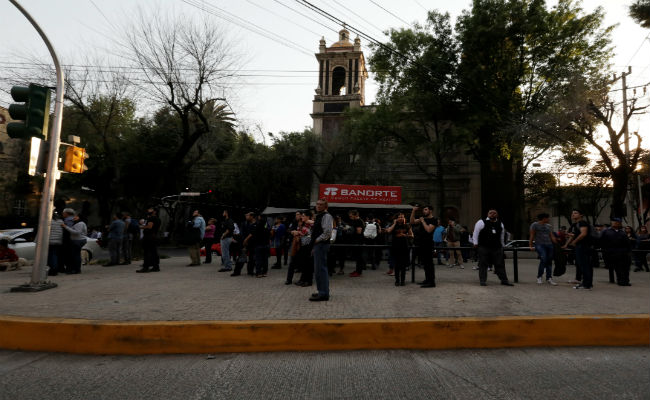 Powerful 7.2 Quake Hits Buildings In Mexico, Minor Damage Reported