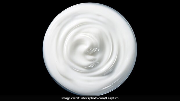 आपकी स्किन और हड्डियों के लिए अद्भुत है मलाई का सेवन, यहां जानें मिल्क क्रीम के फायदे और नुकसान