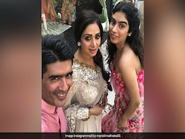 Inside Photos: कजिन की शादी में श्रीदेवी की बेटी पर टिकी निगाहें, सोनम-अर्जुन कपूर भी पहुंचे Inside Photos: कजिन की शादी में श्रीदेवी की बेटी पर टिकी निगाहें, सोनम-अर्जुन कपूर भी पहुंचे