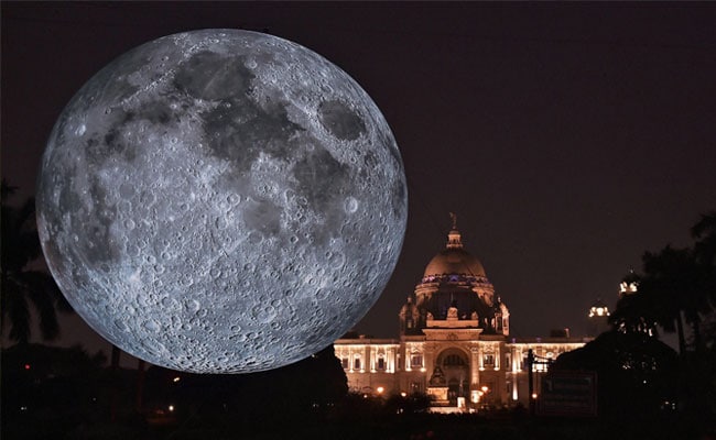 Giant Replica Of Moon Unveiled At Kolkata's Victoria Memorial