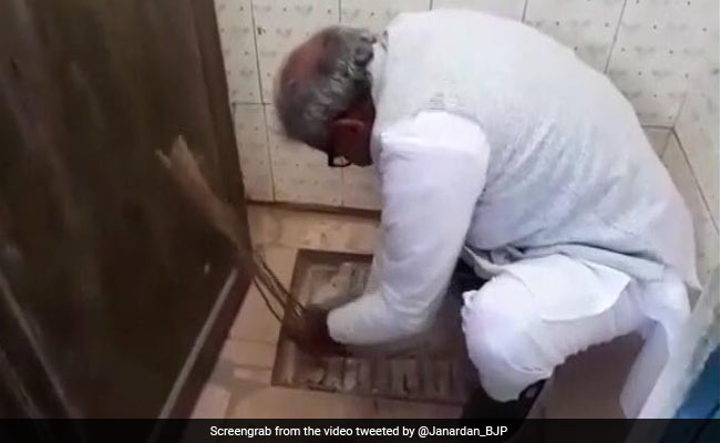 Madhya Pradesh Lawmaker Unclogs School Toilet With Bare Hands. Watch