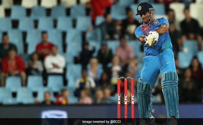 India vs South Africa: मैच हारे लेकिन हीरो बने धोनी, हाफ सेन्चुरी पर फैन्स बोले- हथियार चलाना नहीं भूले