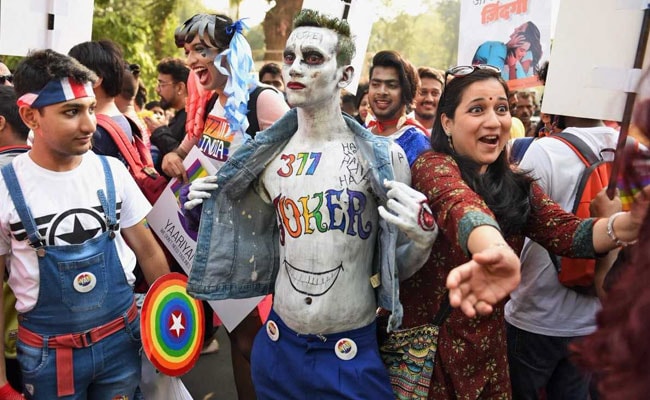 Section 377 Quit India Lgbt Community Walks In Mumbai Pride March