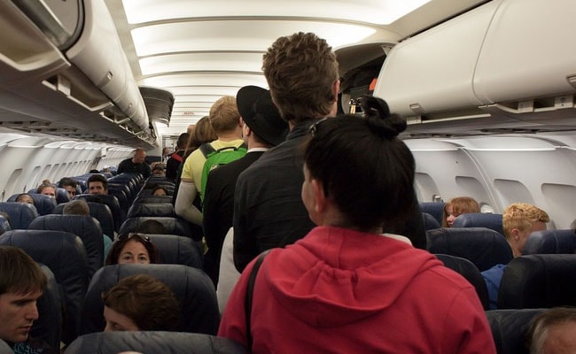 Fight Breaks Out On Plane Reason Passenger Who Wouldn T Stop Farting