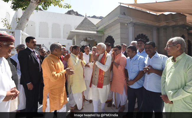 PM Modi Visits Shiva Temple In Oman