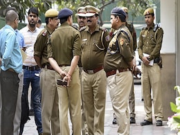 Mumbai Bikers Killed As High-Speed Stunt On Flyover Goes Wrong Mumbai Bikers Killed As High-Speed Stunt On Flyover Goes Wrong