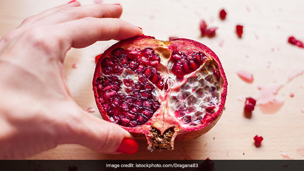 Calories In Pomegranate: अनार का कैलोरी कांउट, क्या हैं इसके फायदे, कैसे बनाएं अनार के छिलकों की चाय