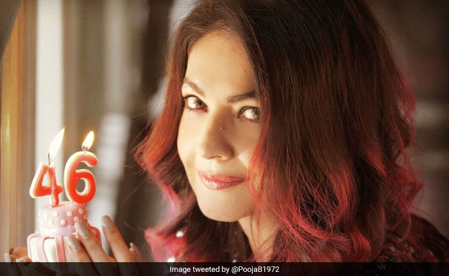 Pooja Bhatt Birthday: 17 साल की उम्र में बन गई थीं एक्ट्रेस, शराब की लत ने कर दिया था जीना मुहाल