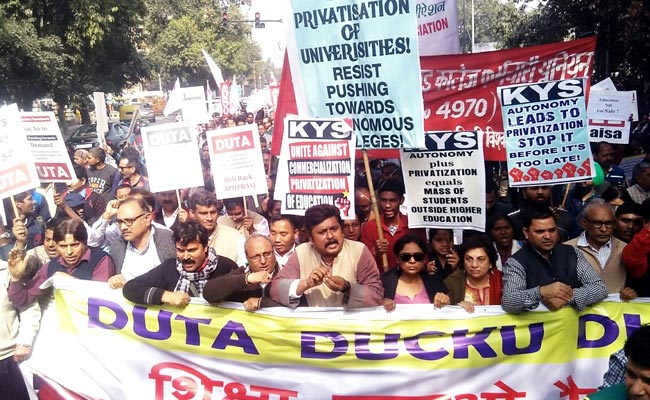 Teachers, Students Protest Against New Funding Formula, Graded Autonomy