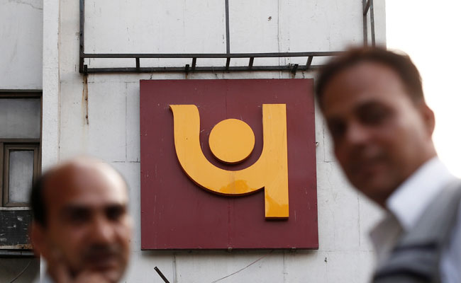 RBI imposes penalties on Punjab National Bank, Federal Bank | Zee Business