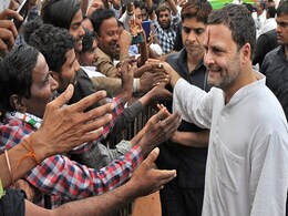 कर्नाटक: चुनाव प्रचार के दौरान राहुल गांधी ने लिया ब्रेक, सड़क किनारे चाय और ‘मिर्ची भाजी’ का लिया आनंद कर्नाटक: चुनाव प्रचार के दौरान राहुल गांधी ने लिया ब्रेक, सड़क किनारे चाय और ‘मिर्ची भाजी’ का लिया आनंद