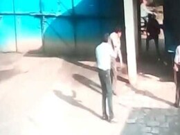 छत्तीसगढ़ : रायपुर में फैक्ट्री में लूट की कोशिश, गार्ड को मारी गोली छत्तीसगढ़ : रायपुर में फैक्ट्री में लूट की कोशिश, गार्ड को मारी गोली