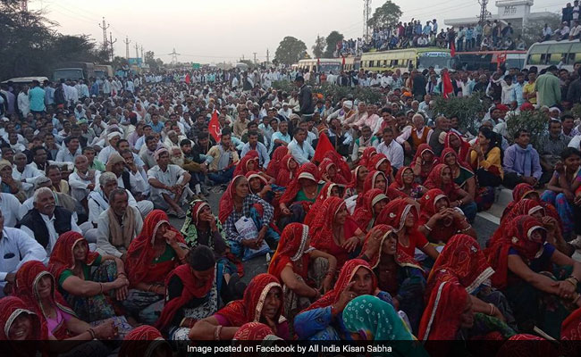 Farmers Protest: नहरबंदी से पहले सिंचाई के लिए पानी की मांग, 620 हैड पर शुरू हुआ किसानों का धरना