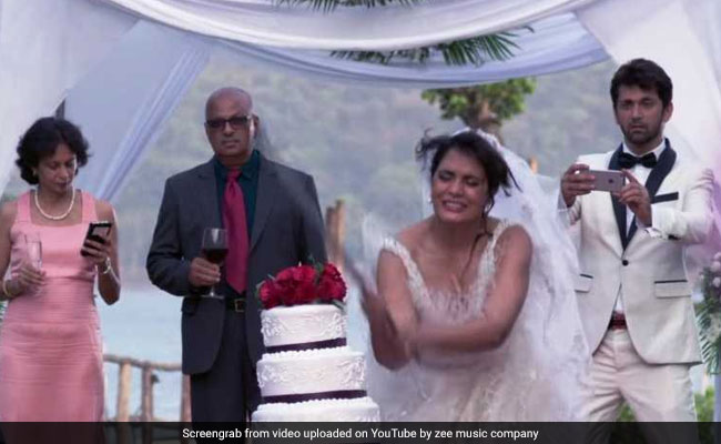 Viral Video: सोशल मीडिया से गुस्साई 'भोली पंजाबन' ऋचा चड्ढा ने यूं निकाला गुस्सा, शादी बीच में छोड़कर भागीं