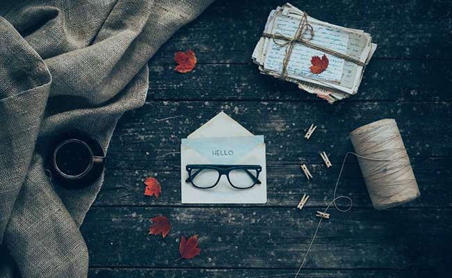 What It's Like To Be An Old-School Romantic In The Age Of Tinder