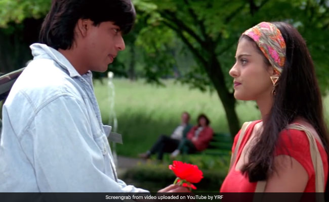 Rose Day: शाहरुख से आमिर खान तक, Video में देखें कैसे इन्होंने किया अपनी हीरोइन को इम्प्रेस