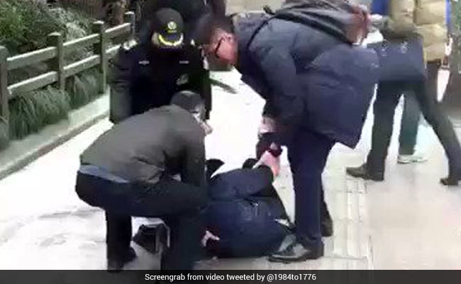 Vehicle Ploughs Into Pedestrians In Shanghai, Injuring 18