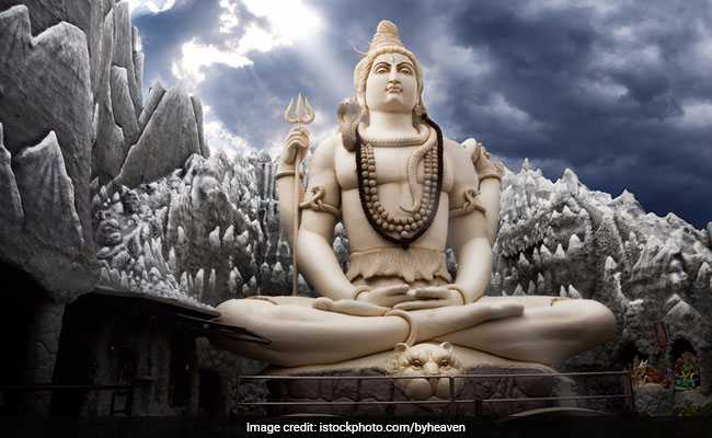 Maha Shivaratri 2018: अमिताभ बच्चन से श्रीदेवी तक, बॉलीवुड सितारों ने दी महाशिवरात्रि की बधाई