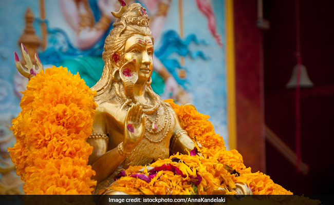 रंगभरी एकादशी 2018: जानें क्यों और कहां मनाई जाती है ये एकादशी, क्या है शिव-पार्वती की कहानी