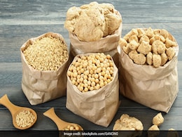 Benefits Of Soybean: मोटापा कम करने से लेकर हड्डियों को मजबूत बनाने तक, यहां जानें सोयाबीन खाने से होने वाले फायदे Benefits Of Soybean: मोटापा कम करने से लेकर हड्डियों को मजबूत बनाने तक, यहां जानें सोयाबीन खाने से होने वाले फायदे