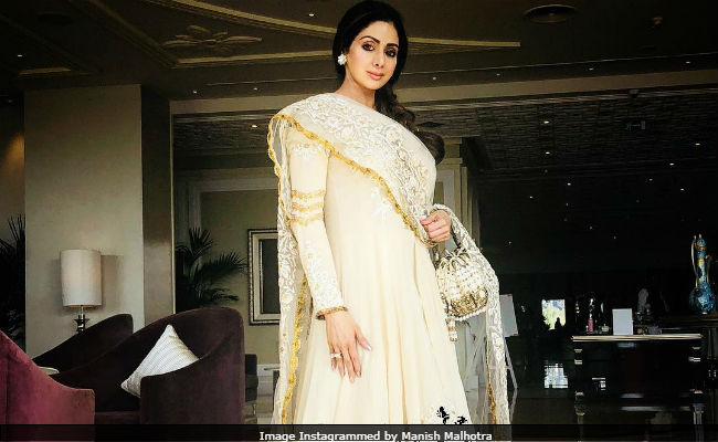 Sridevi, Khushi Kapoor, And Shanaya Kapoor At Mohit Marwah's <i>Mehendi</i> Ceremony. See Pics