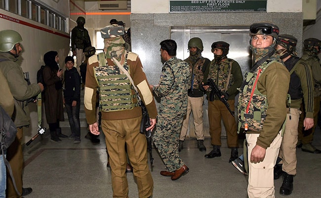 Srinagar Hospital Shooting Highlights: Pak Terrorist Naveed Jutt Escapes, 2 Policemen Killed