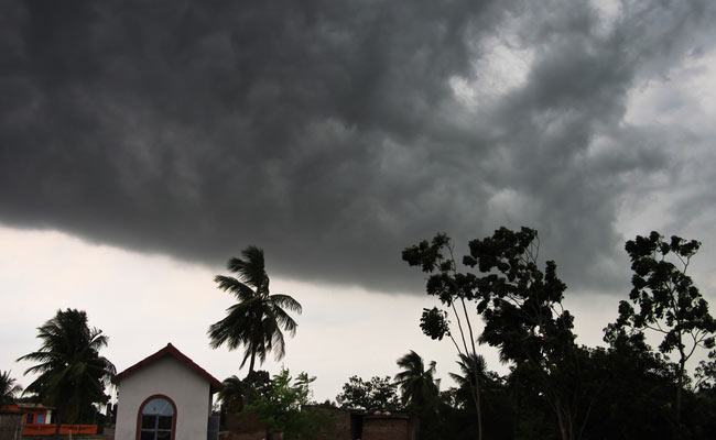 Sandbags And Warnings As Northeast US Braces For Storm-Driven Flood