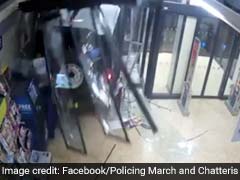 चोरों ने ATM से पैसे चुराने का निकाला नया तरीका, कार से अंदर घुसकर किया ऐसा