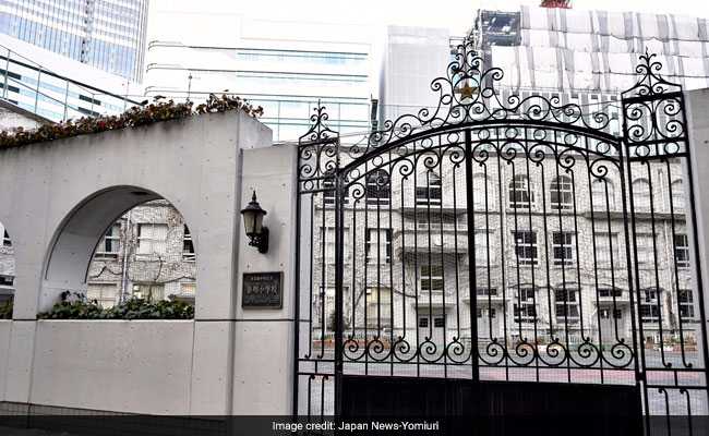 Tokyo Public School Selects $730 Armani Uniforms