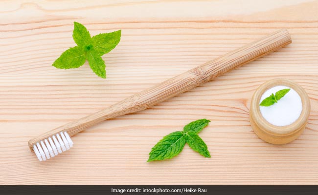 World Oral Health Day: दांतों के दर्द, सेंसिटिविटी, पायरिया और मुंह की बदबू को खत्म करेगा ये होममेड टूथपेस्ट, ऐसे बनाएंं World Oral Health Day: दांतों के दर्द, सेंसिटिविटी, पायरिया और मुंह की बदबू को खत्म करेगा ये होममेड टूथपेस्ट, ऐसे बनाएंं