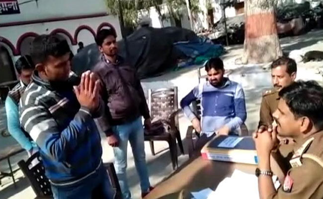 यूपी के बदमाशों में एनकाउंटर का खौफ, हत्‍या का आरोपी गिरफ़्तारी के लिए गिड़गिड़ाया