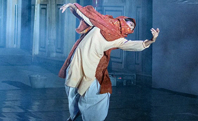 चंद्रधर शर्मा गुलेरी की अमर कहानी पर आधारित जीवंत मूक फिल्म 'उसने कहा था द ट्रॉथ' का मंचन