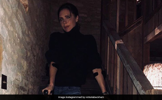 Victoria Beckham Managed To Make Even A Fractured Foot Stylish