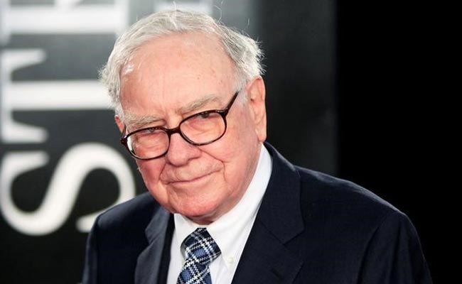 Apple Shares Near Milestone After Warren Buffett's Comments