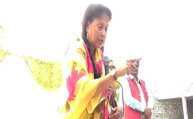 Row Over Madhya Pradesh Minister Yashodhara Raje Scindia's Message To Voters