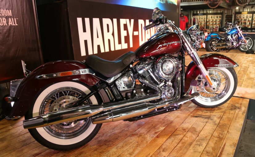 2018 Harley-Davidson Softail Deluxe: First Look - CarandBike