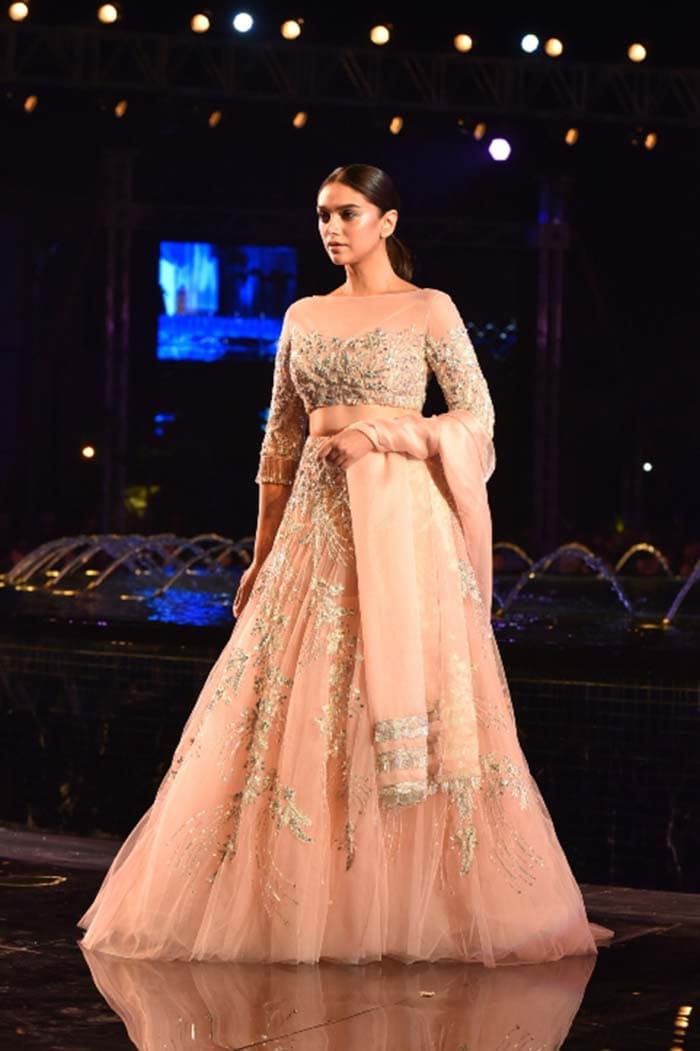 manish malhotra gowns 2018