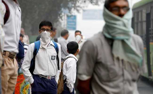 दिल्ली की वायु गुणवत्ता खराब श्रेणी में, तापमान में भी गिरावट के संकेत