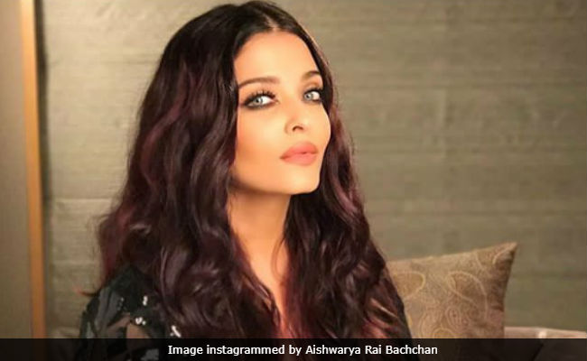 <i>Woh Kaun Thi?</i> Remake: Aishwarya Rai Bachchan Might Be Cast In Sadhana's Role