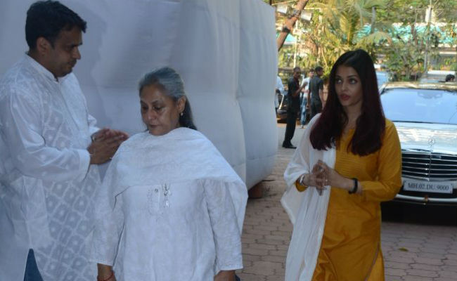 At Shammi Aunty's Prayer Meet, Aishwarya Rai Bachchan, Jaya Bachchan, Waheeda Rahman And Others