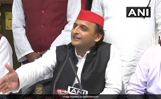 यूपी उपचुनाव : अखिलेश यादव बोले, ईवीएम में धांधली हुई, वरना और बड़ी जीत होती